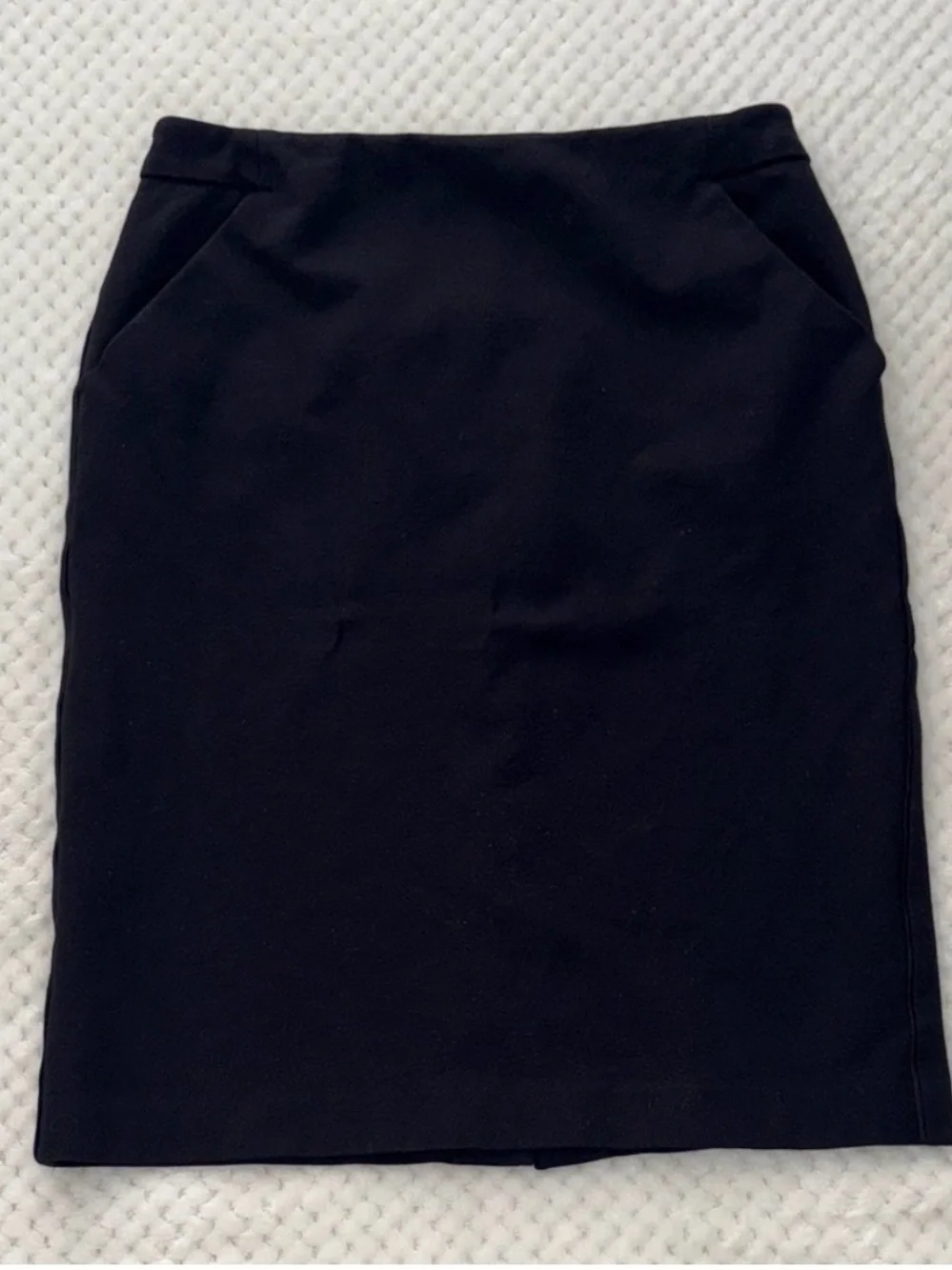 ✨ Classic Chic Outfit Bundle – Polka Dot Blouse (S) + Black Pencil Skirt (6) ✨
